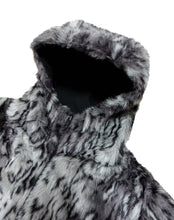 Load image into Gallery viewer, Snow Leopard Reversible Jacket