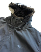 Load image into Gallery viewer, Camo Reversible Jacket