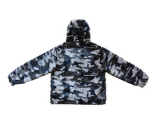 Load image into Gallery viewer, Camo Reversible Jacket