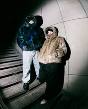 Load image into Gallery viewer, Peacock Reversible Jacket