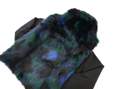 Load image into Gallery viewer, Peacock Reversible Jacket
