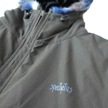 Load image into Gallery viewer, Glacier Reversible Jacket

