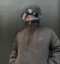 Load image into Gallery viewer, Glacier Reversible Jacket
